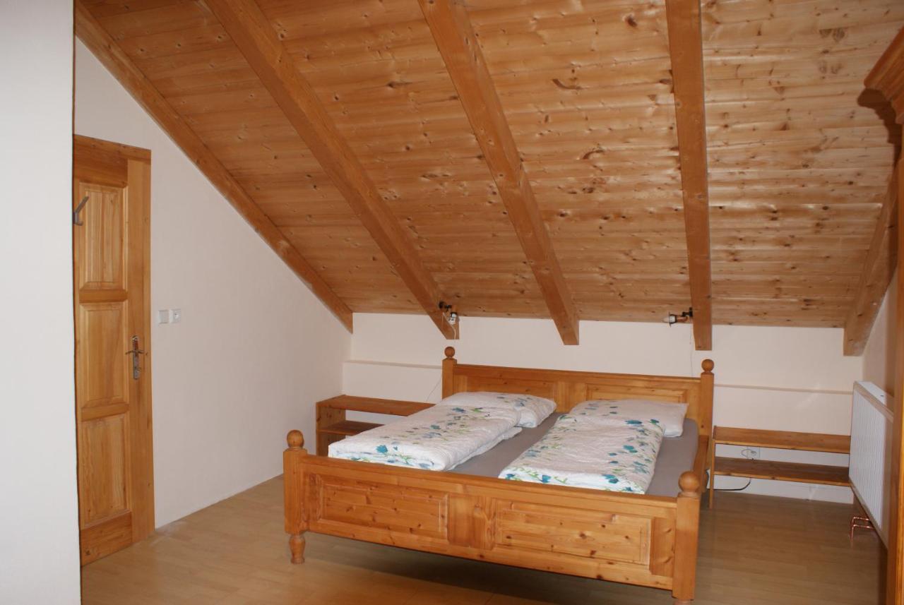 Rustikale Und Grosszuegige Ferienwohnung Кашперске-Гори Экстерьер фото
